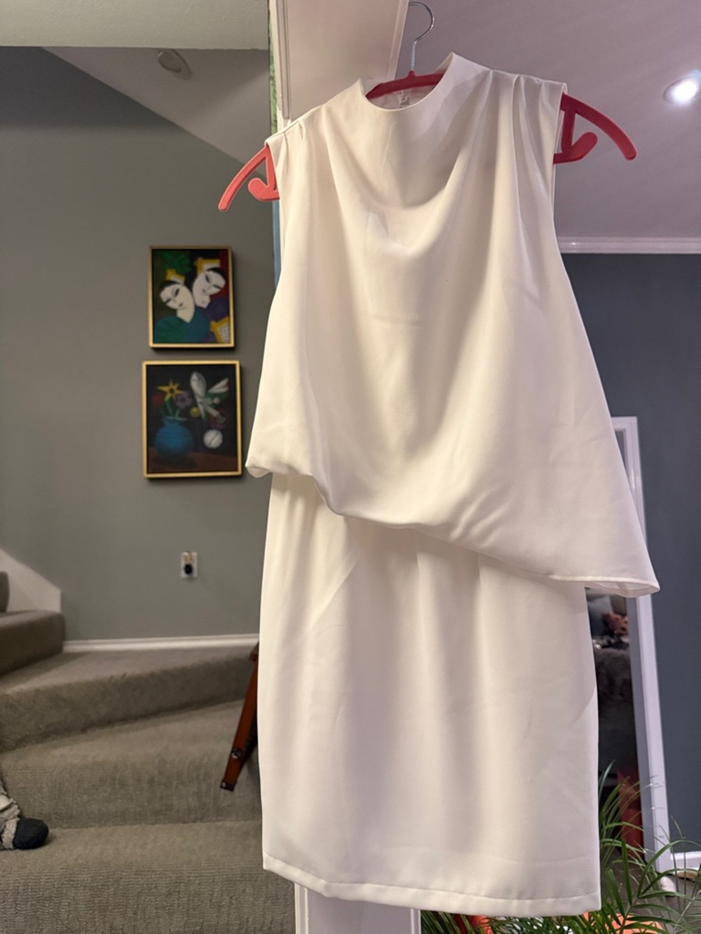 Elegant White Sleeveless Shift Dress